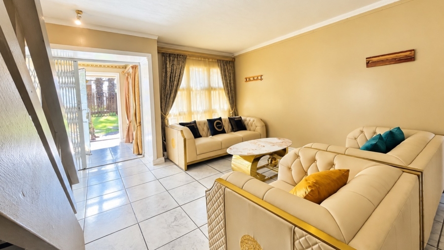 5 Bedroom Property for Sale in Wilkoppies North West